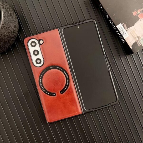 ⁦Leather case for wireless charging⁩ - الصورة ⁦30⁩