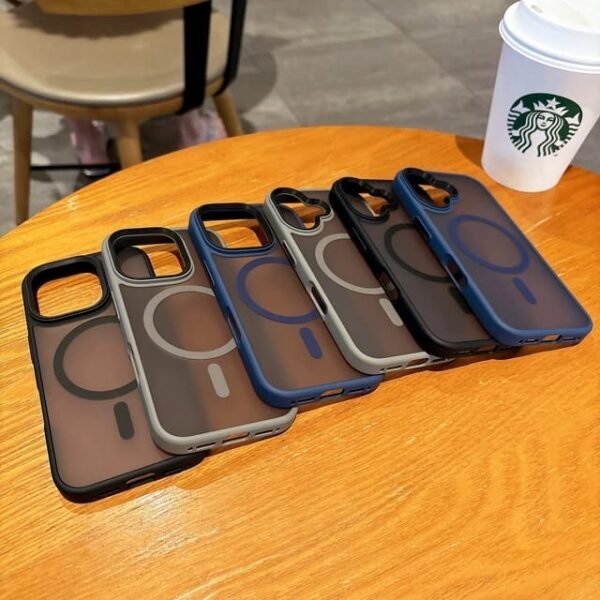 ⁦Blackout case for iPhone⁩ - الصورة ⁦3⁩