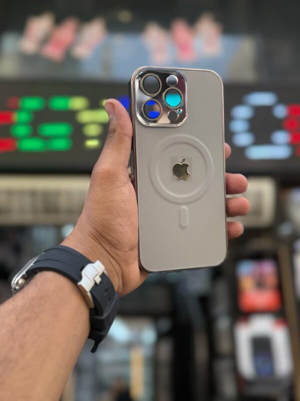 ⁦Glamour Leather Case for iPhone⁩ - الصورة ⁦10⁩