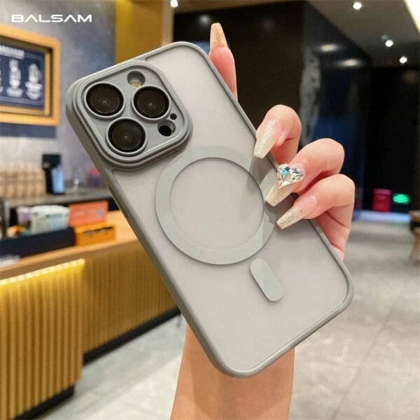 ⁦Transparent Magnetic Phone Case for iPhone⁩ - الصورة ⁦4⁩