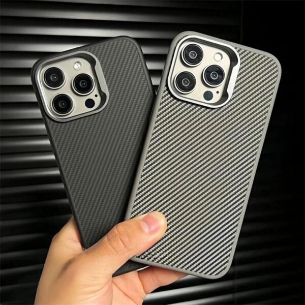 ⁦Carbon case cover for iphone⁩ - الصورة ⁦2⁩